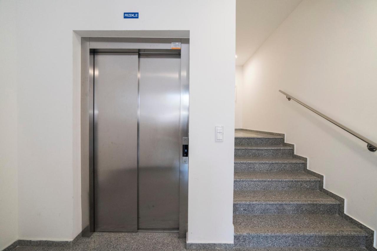 Bauer, Apartment Zagreb